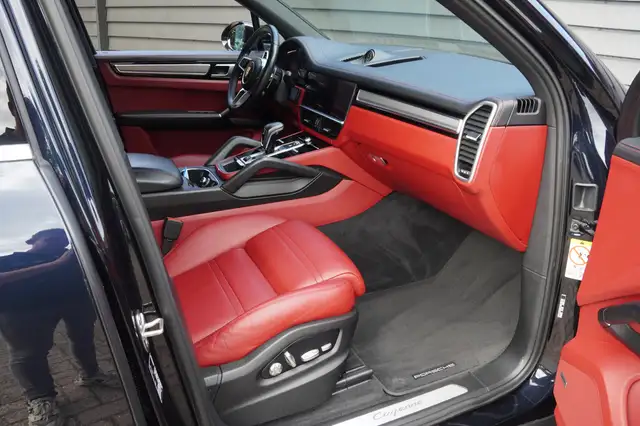 Porsche Cayenne view 12