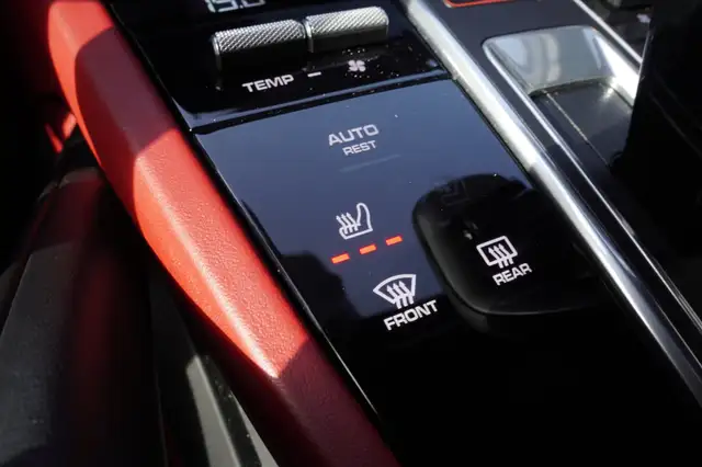 Porsche Cayenne view 28