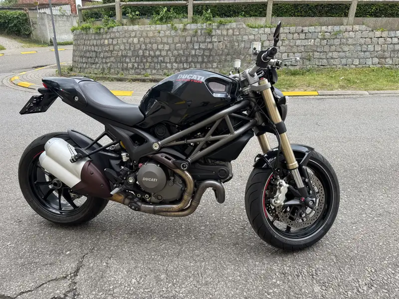 Ducati Monster 1100 - foto 4