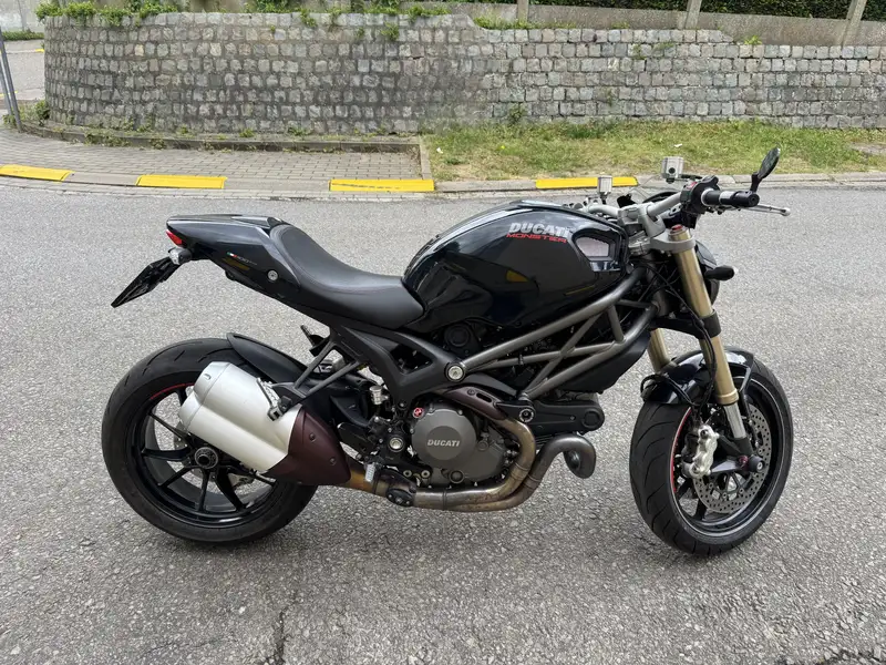 Ducati Monster 1100 - foto 2