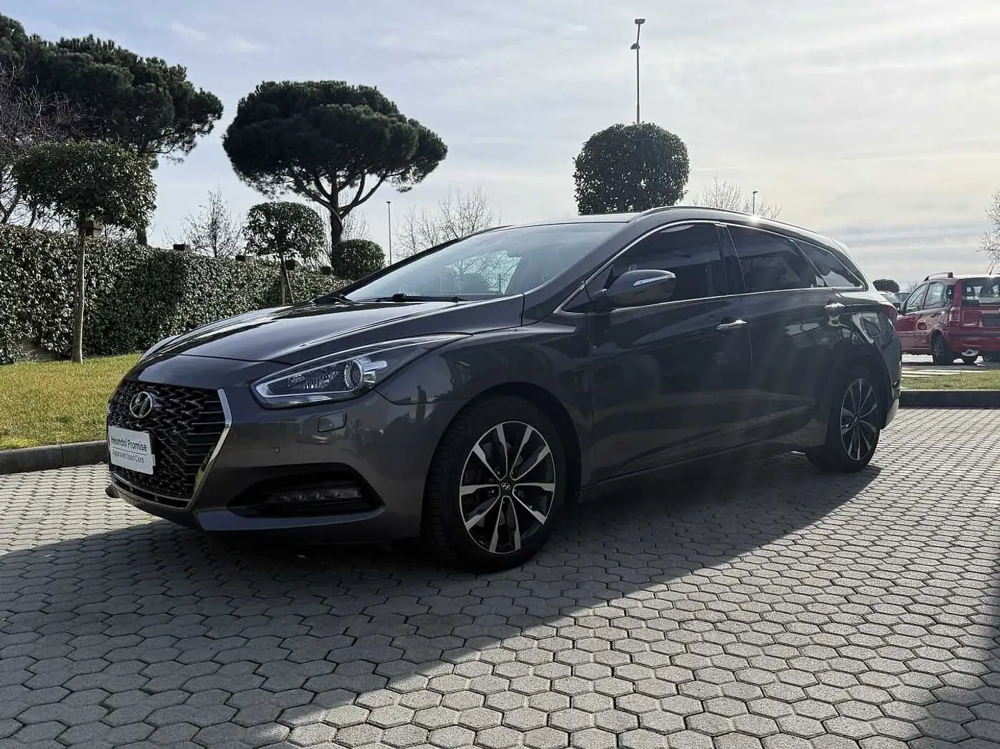 Hyundai i40 Wagon 1.6 crdi Business Deluxe Pack 136cv dct Gris - 1