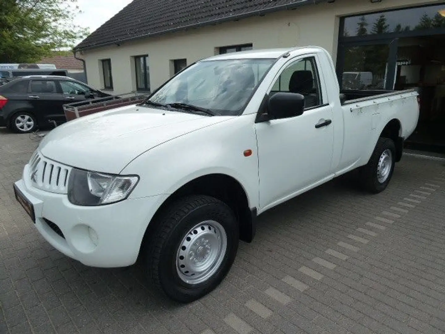 Mitsubishi L200 Inform Einzelkabine 4WD Weiß - 2