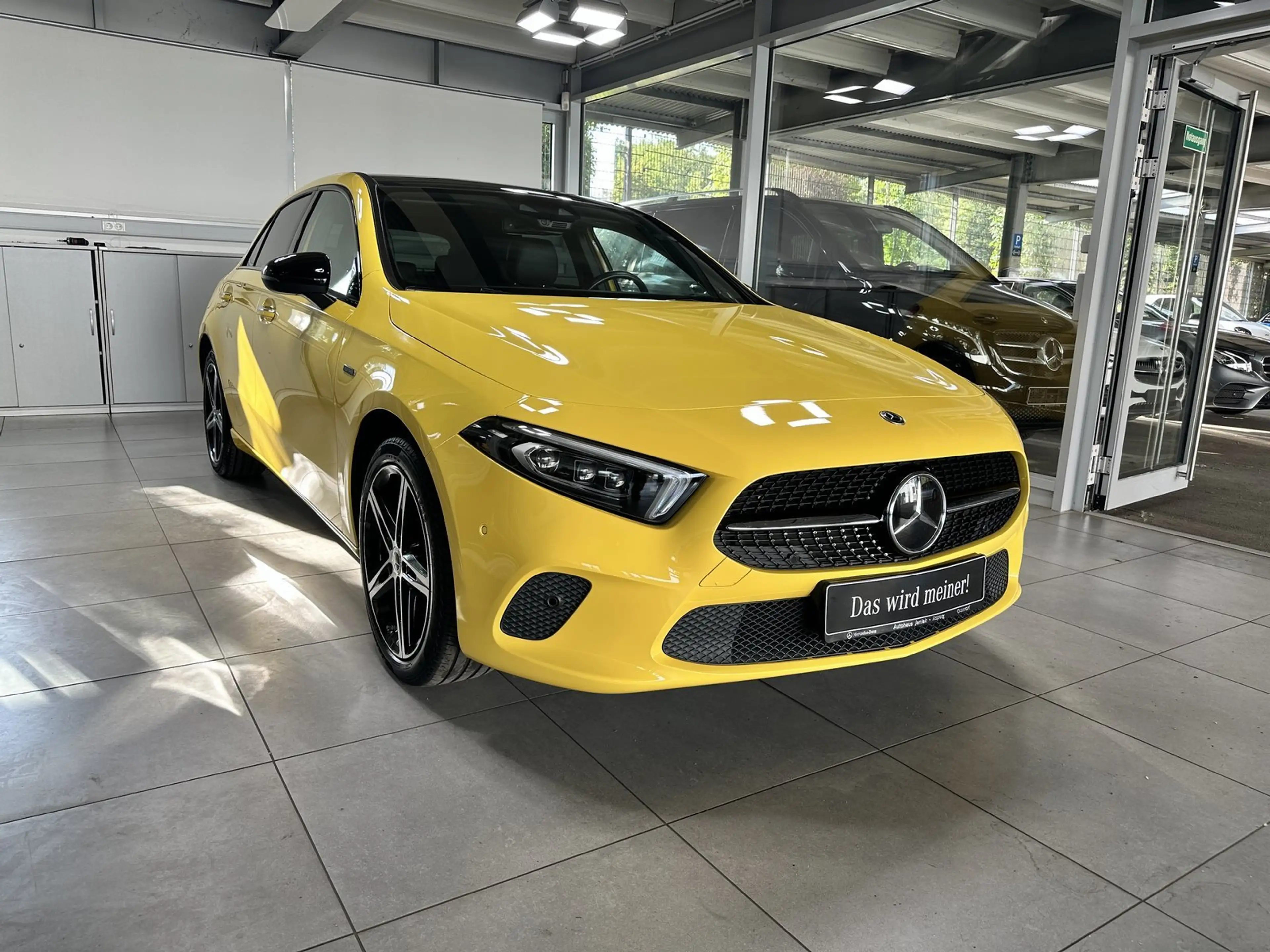 Mercedes-Benz A 250 e Progr. AHK DISTRONIC PANODACH+SITZKLIMA++ — photo 2