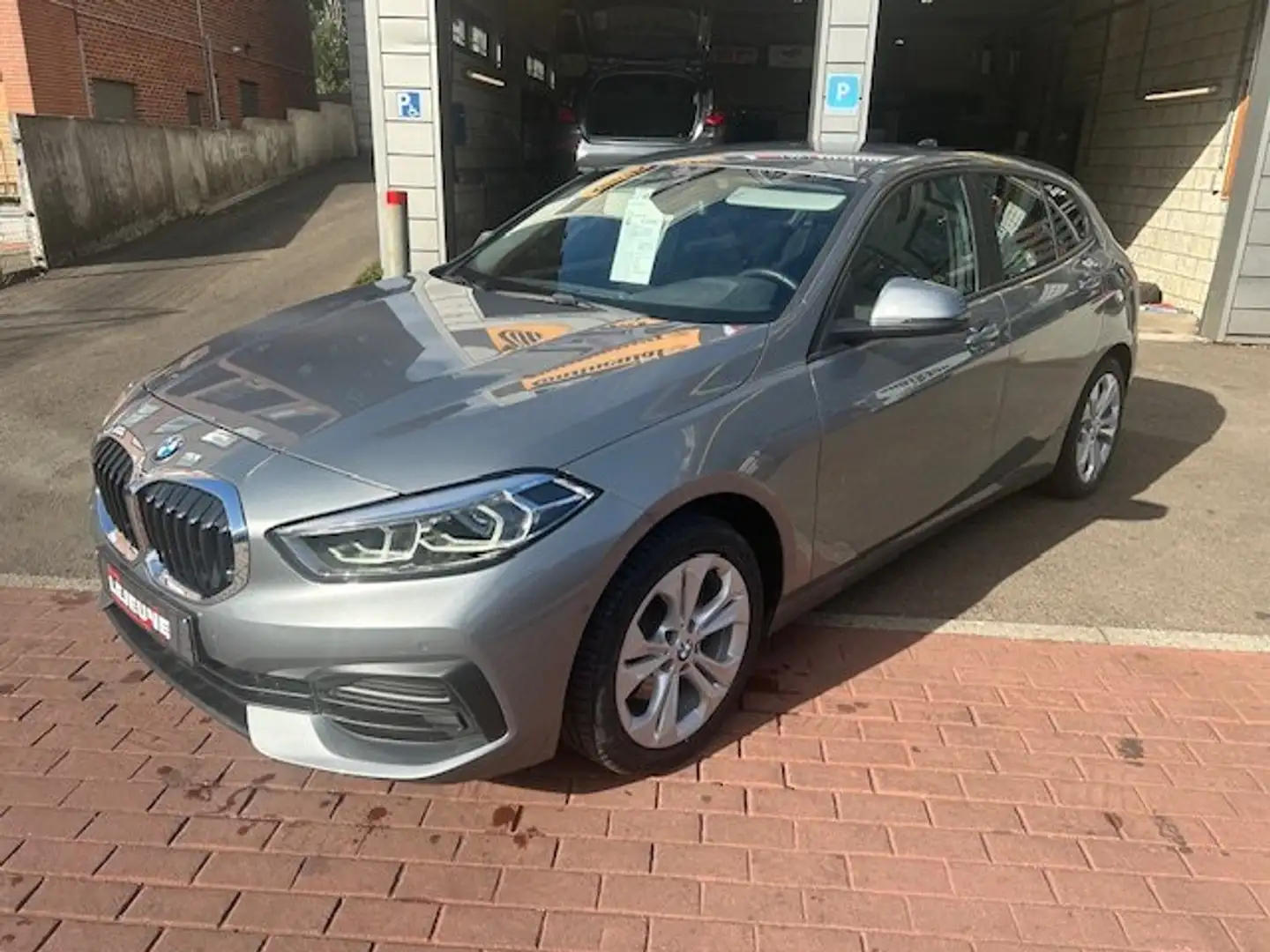 BMW 118 118 dAS AdBlue (EU6AP) - Très belle! Garantie Gris - 1