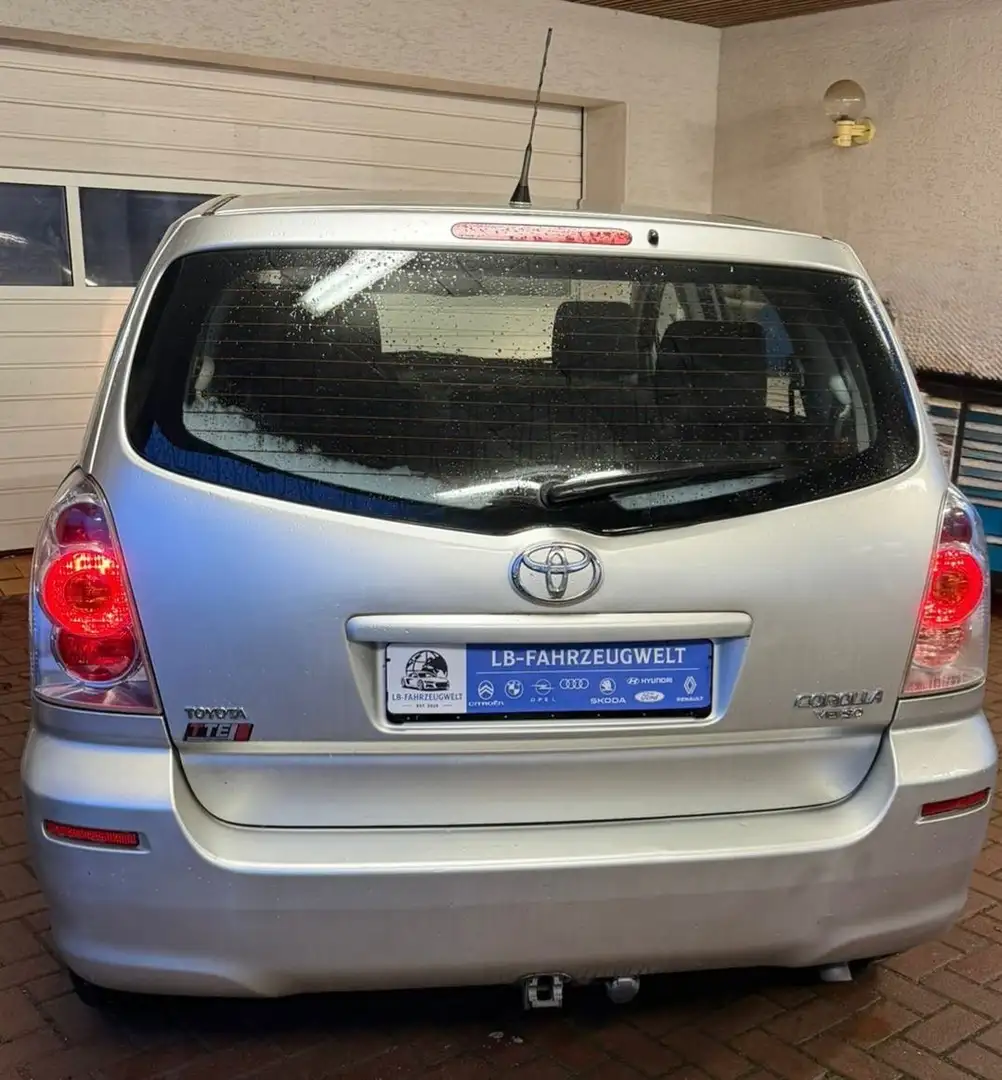 Toyota Corolla Verso 1.6 7Sitzer / AHK Argent - 2