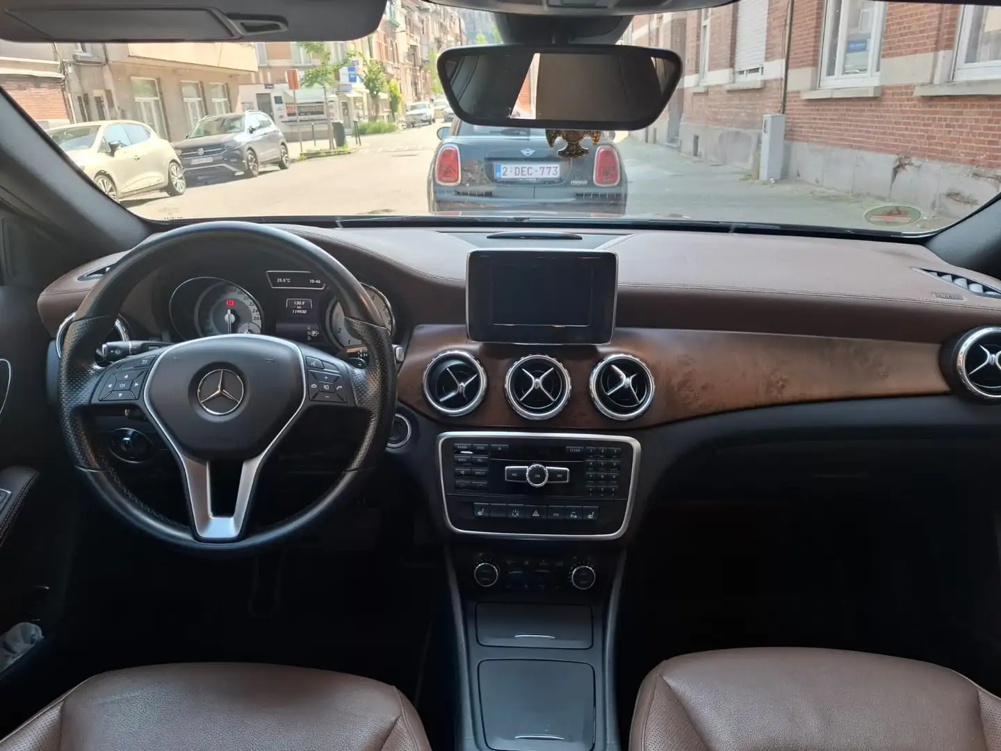 Mercedes-Benz GLA 200 - 1