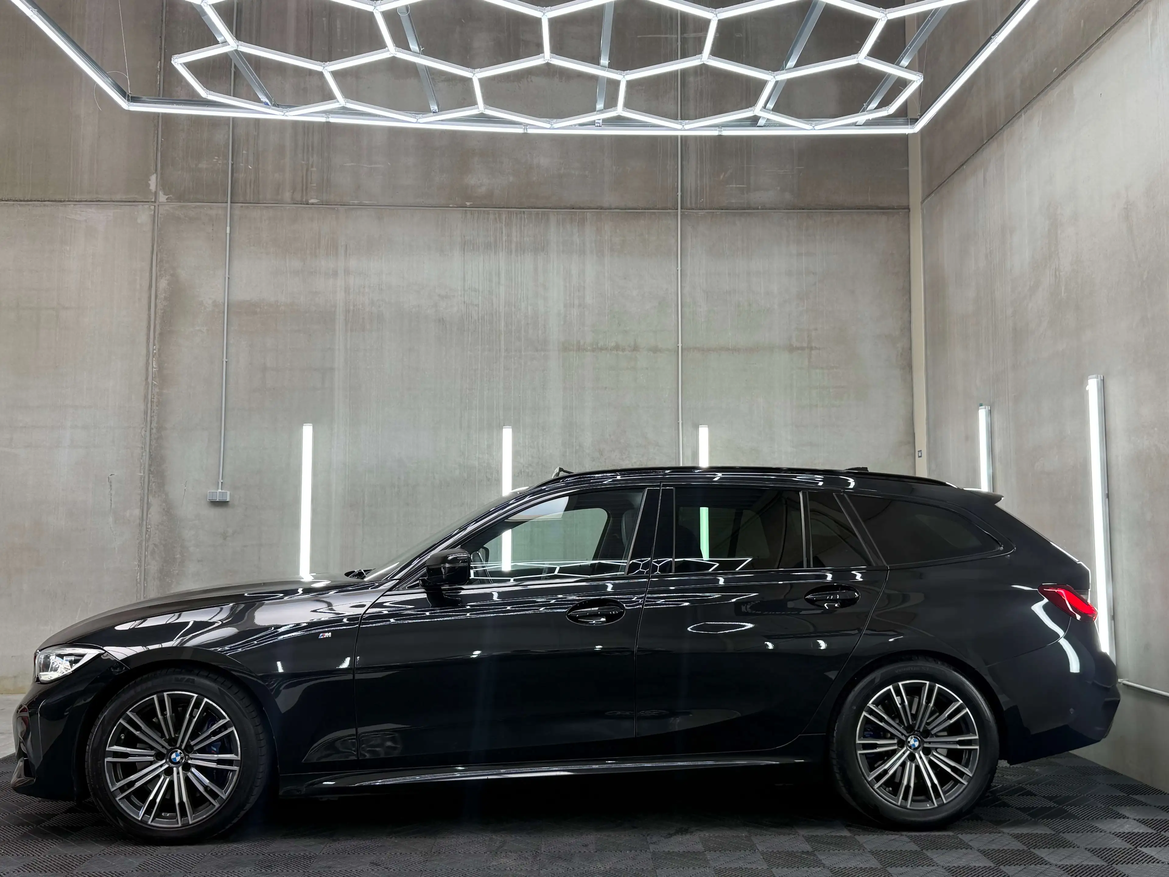 BMW 330 MPACK/HEADUP/PANO/MEMORY/ACC/CAMERA/GARANTIE — photo 4