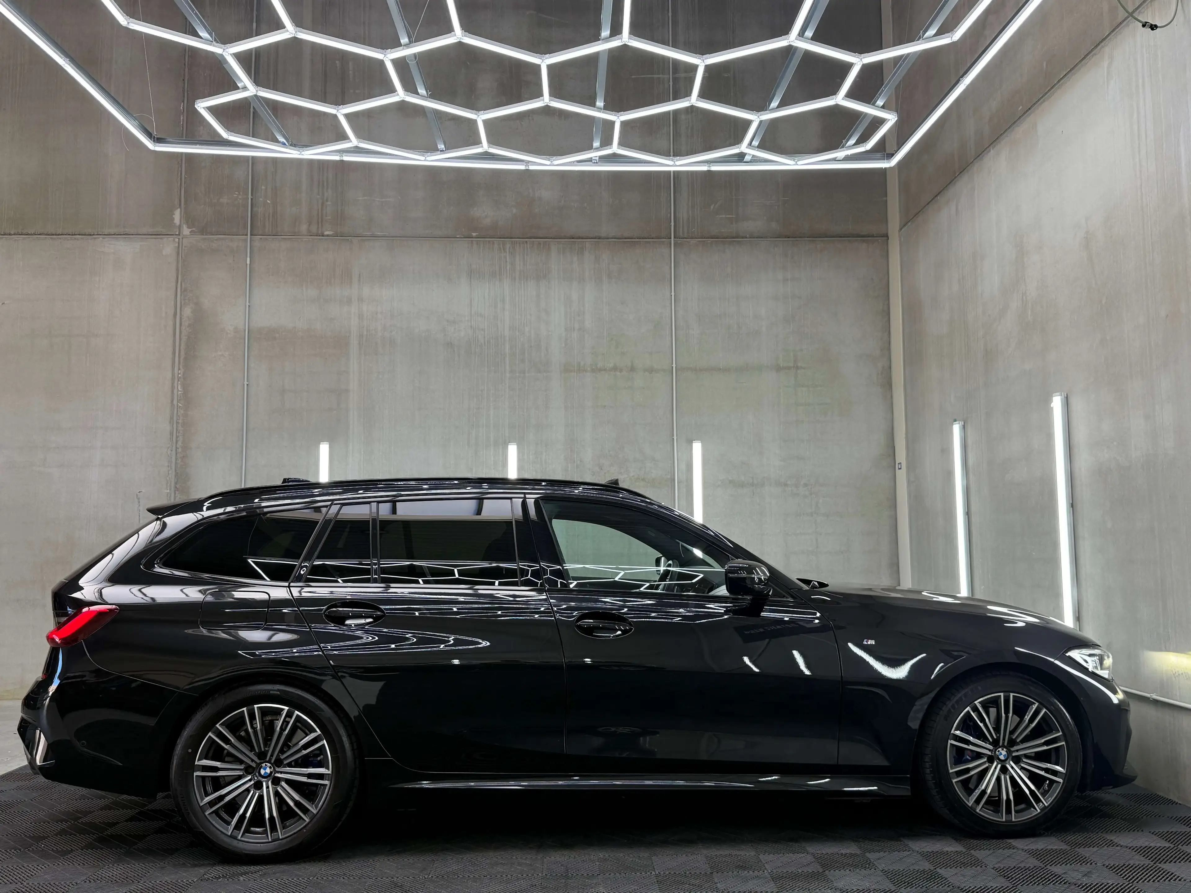 BMW 330 MPACK/HEADUP/PANO/MEMORY/ACC/CAMERA/GARANTIE — photo 6