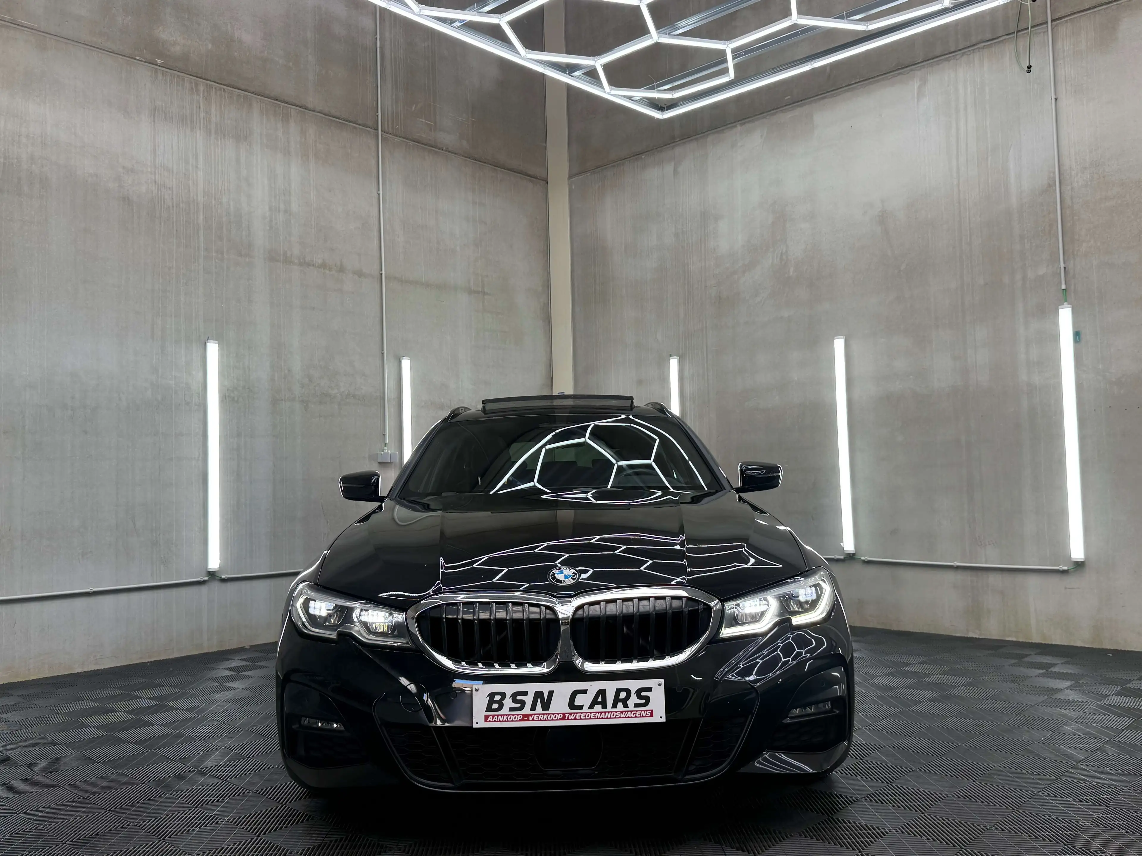 BMW 330 MPACK/HEADUP/PANO/MEMORY/ACC/CAMERA/GARANTIE — photo 2