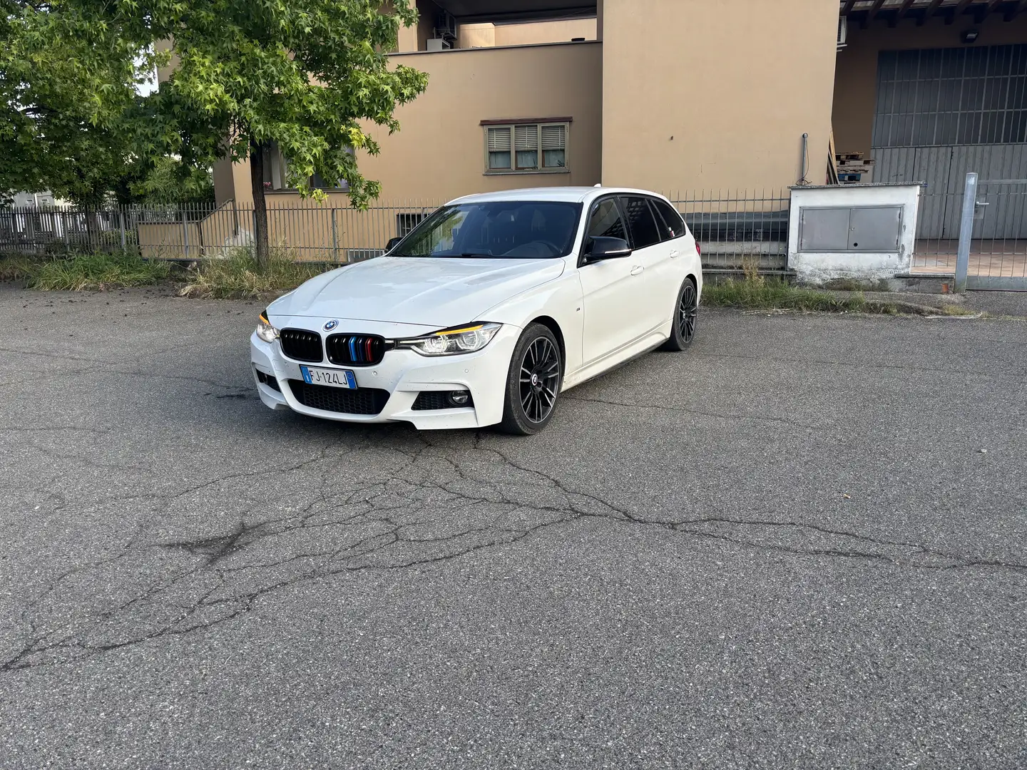 BMW 316 316d Touring Msport E6 - 1