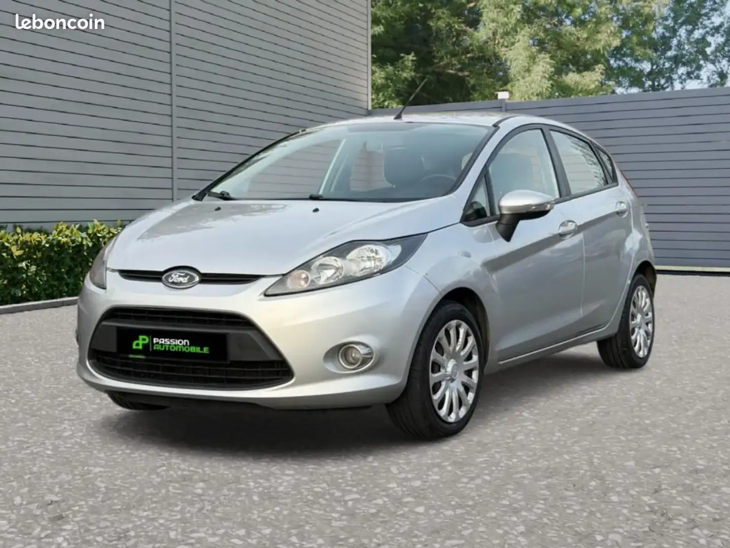 Ford Fiesta DIESEL 1,4L Gris - 1