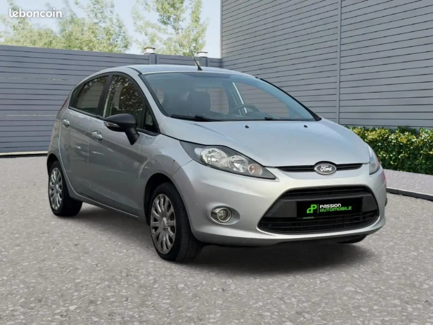 Ford Fiesta DIESEL 1,4L Gris - 2