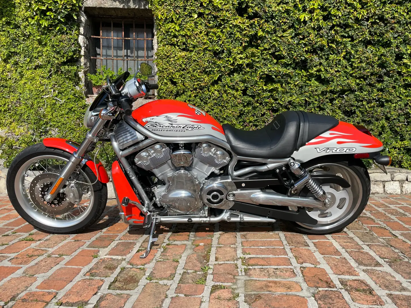 Harley-Davidson V-Rod Screamin Eagle Šedá - 1