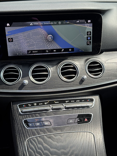 Mercedes-Benz E 220 d Aut.*Schiebedach*Teilleder*Rückfahrkamera* — photo 10
