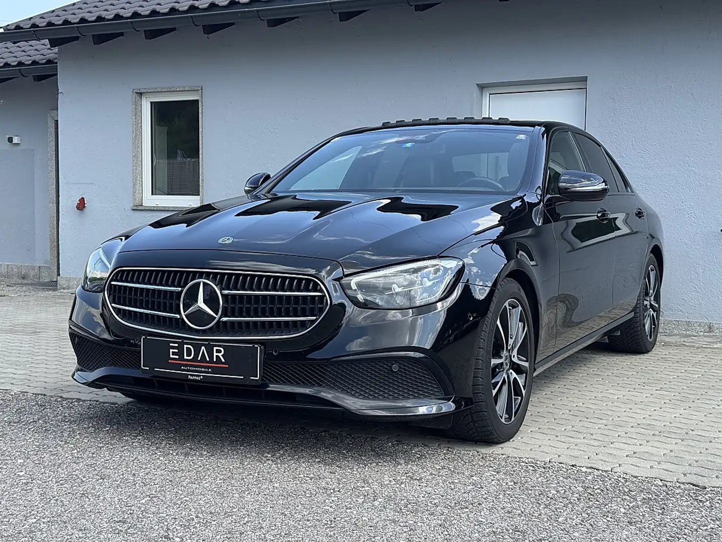 Mercedes-Benz E 220 d Aut.*Schiebedach*Teilleder*Rückfahrkamera* Schwarz - 2