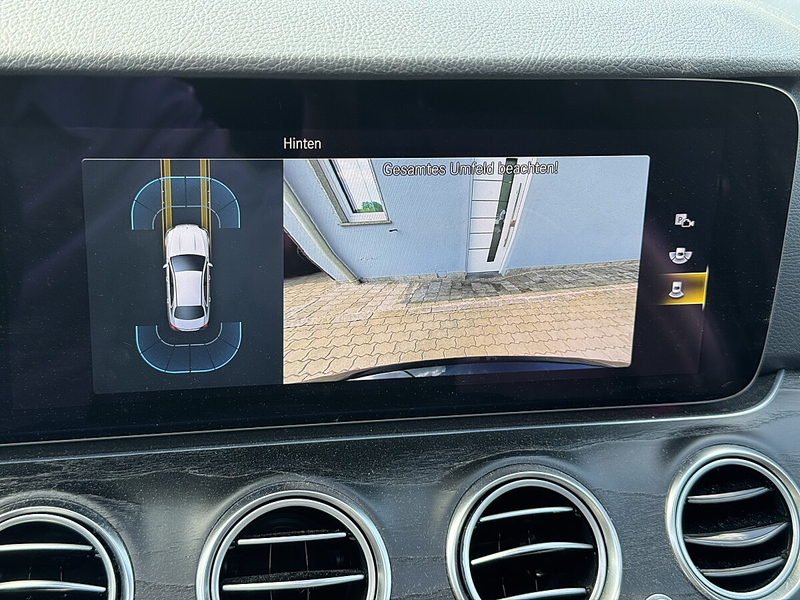 Mercedes-Benz E 220 d Aut.*Schiebedach*Teilleder*Rückfahrkamera* — photo 11