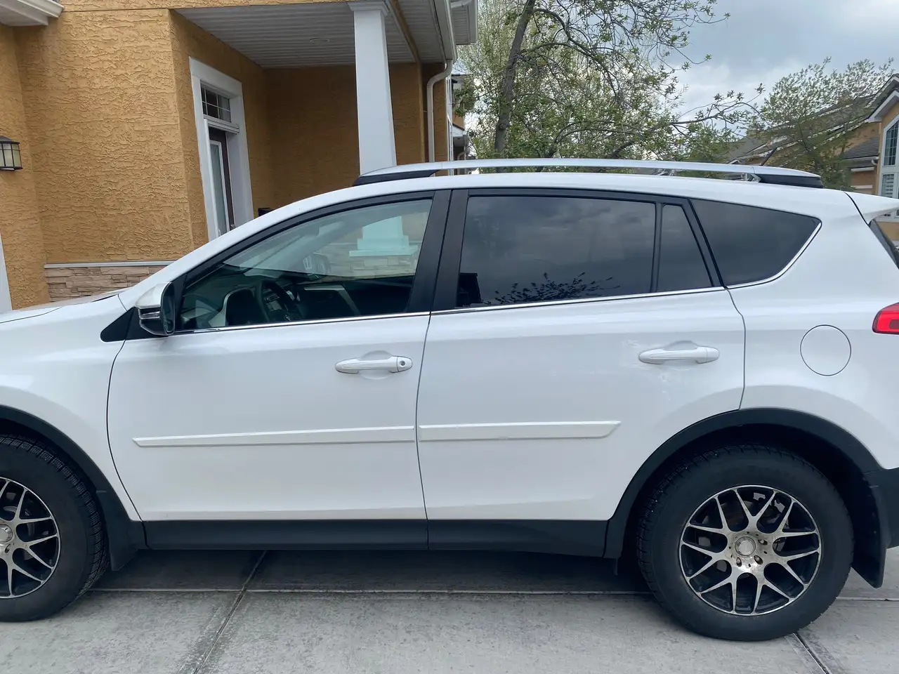 Toyota RAV 4 снимка Toyota RAV 4