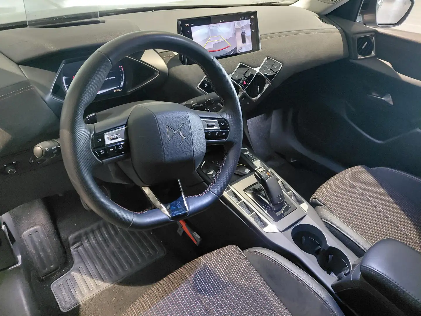 DS Automobiles DS 3 1.2 PureTech Performance Line Grijs - 2