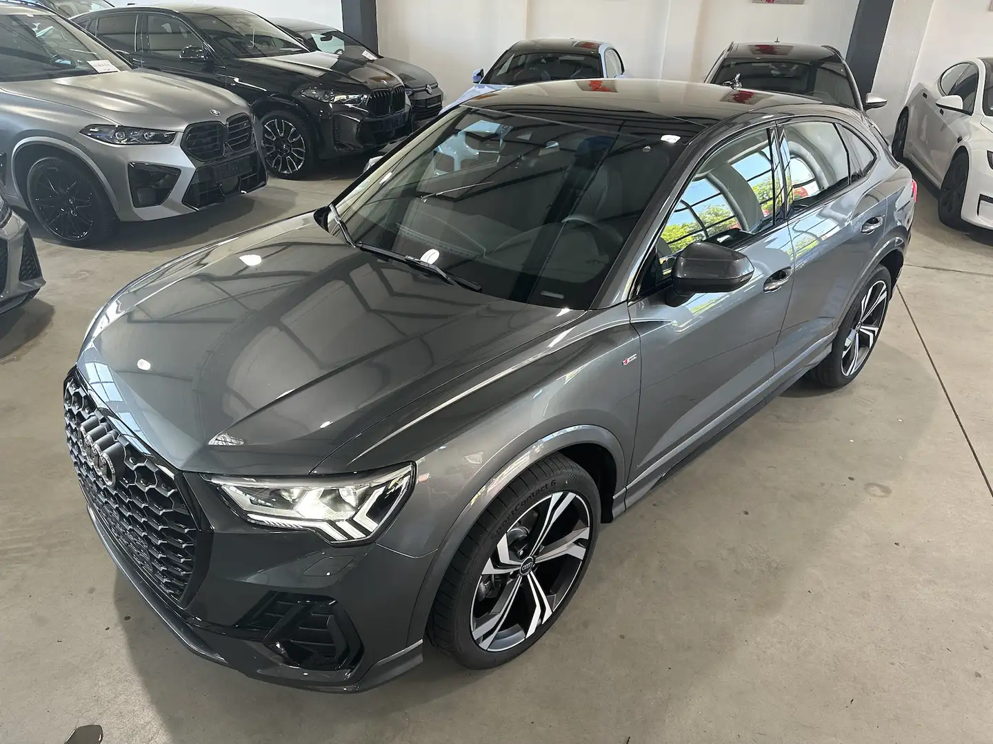 Audi Q3 Sportback S line 35tdi Quatt/Pano/Matrix/20/ Grau - 2