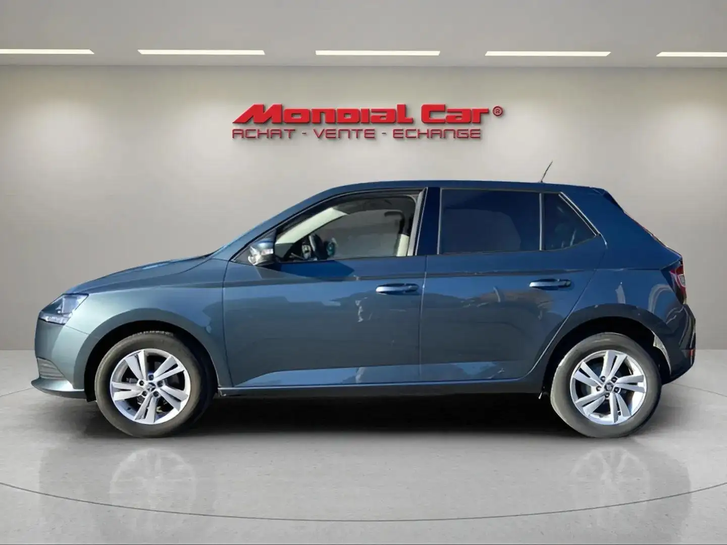 Skoda Fabia Fabia 1.0i * Apple CarPlay * Caméra * Gris - 2