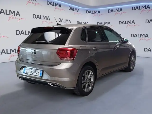 Volkswagen Polo view 5
