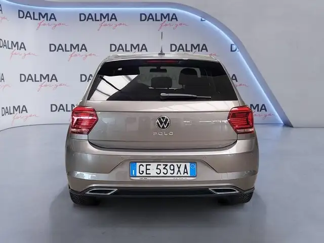 Volkswagen Polo view 4