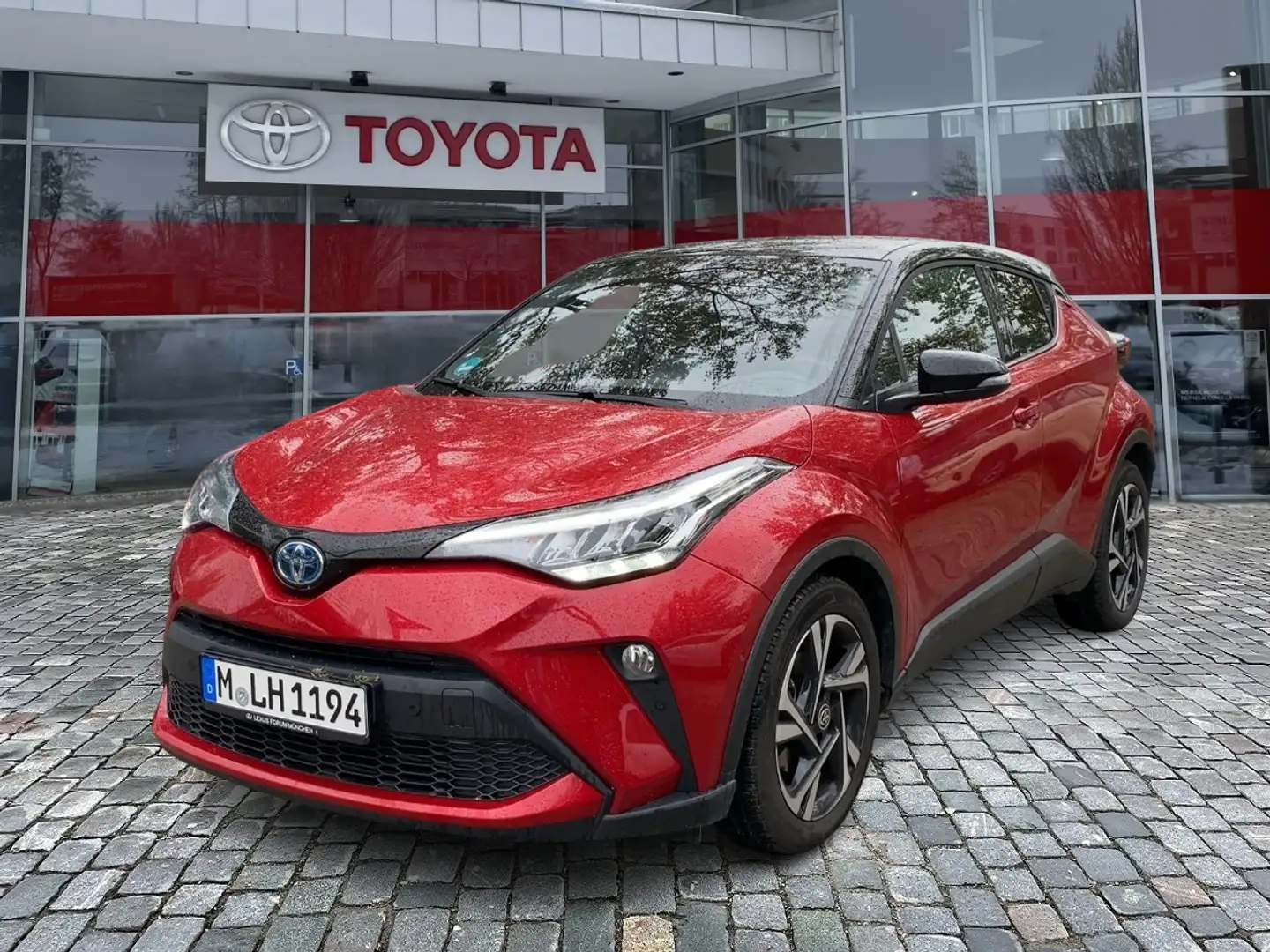 Toyota C-HR 2.0 Hybrid Team D *schnell Verfügbar* Blauw - 1