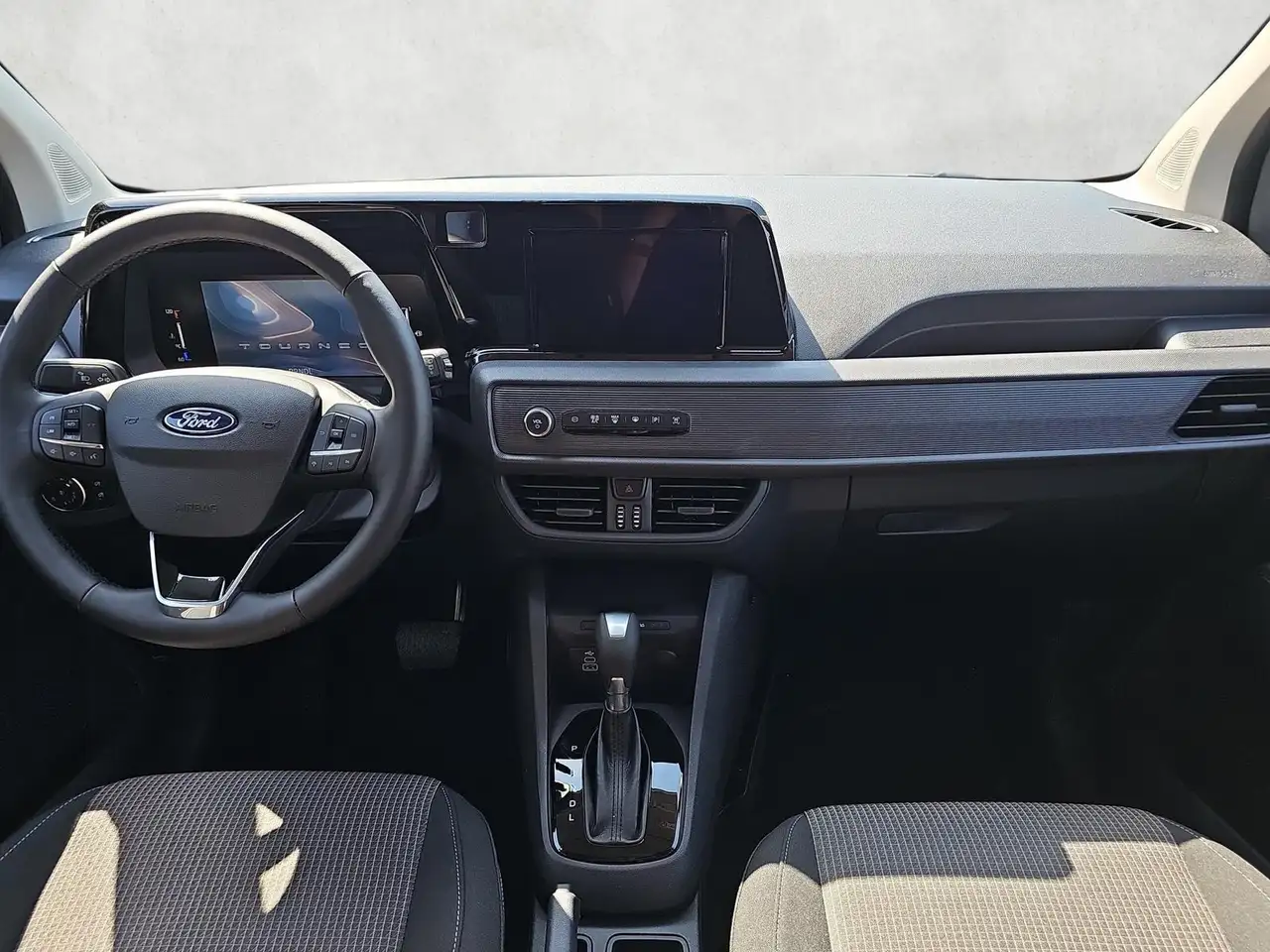 Ford Tourneo Courier 2026 — фото 11
