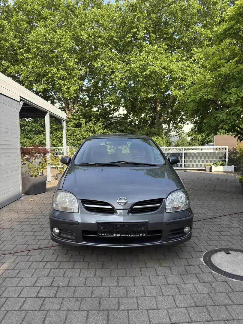 Nissan Almera Tino Tekna Plus - 1