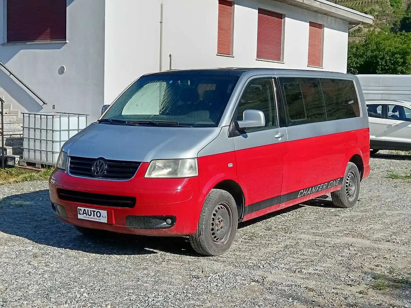 Volkswagen Transporter 2.5 TDI/130CV PL Kombi 9 posti Rojo - 1