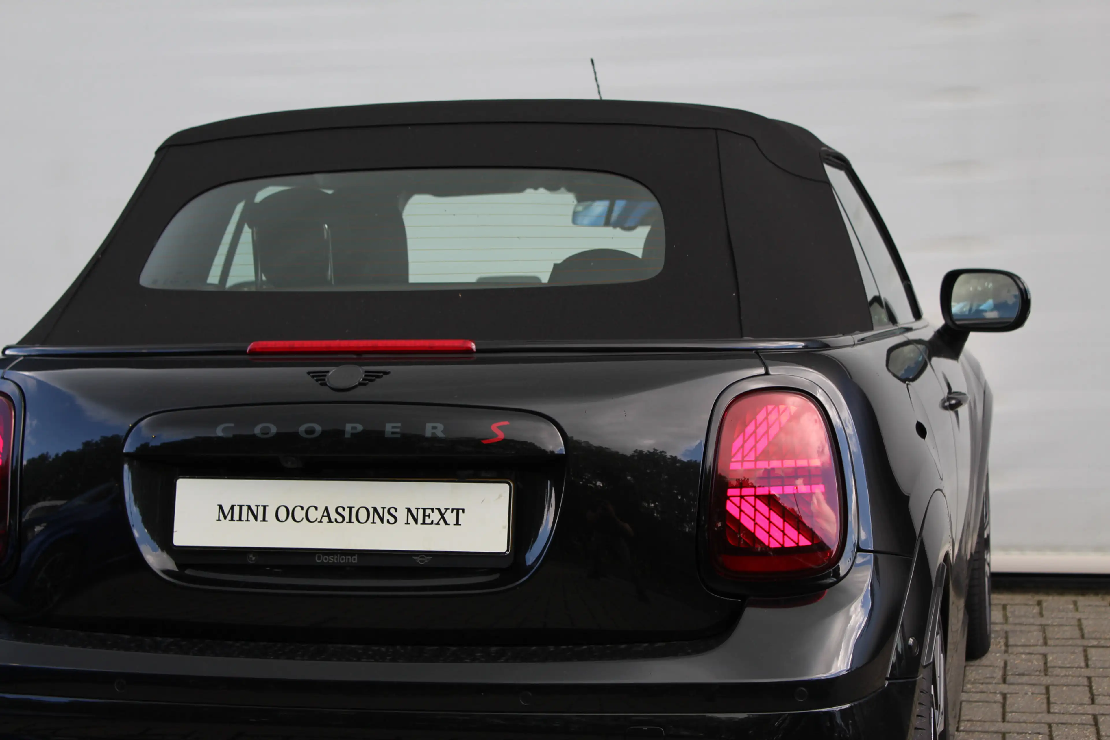 MINI Cooper S Cabrio Automaat / John Cooper Works / Pakket XL / 18" JCW — photo 13