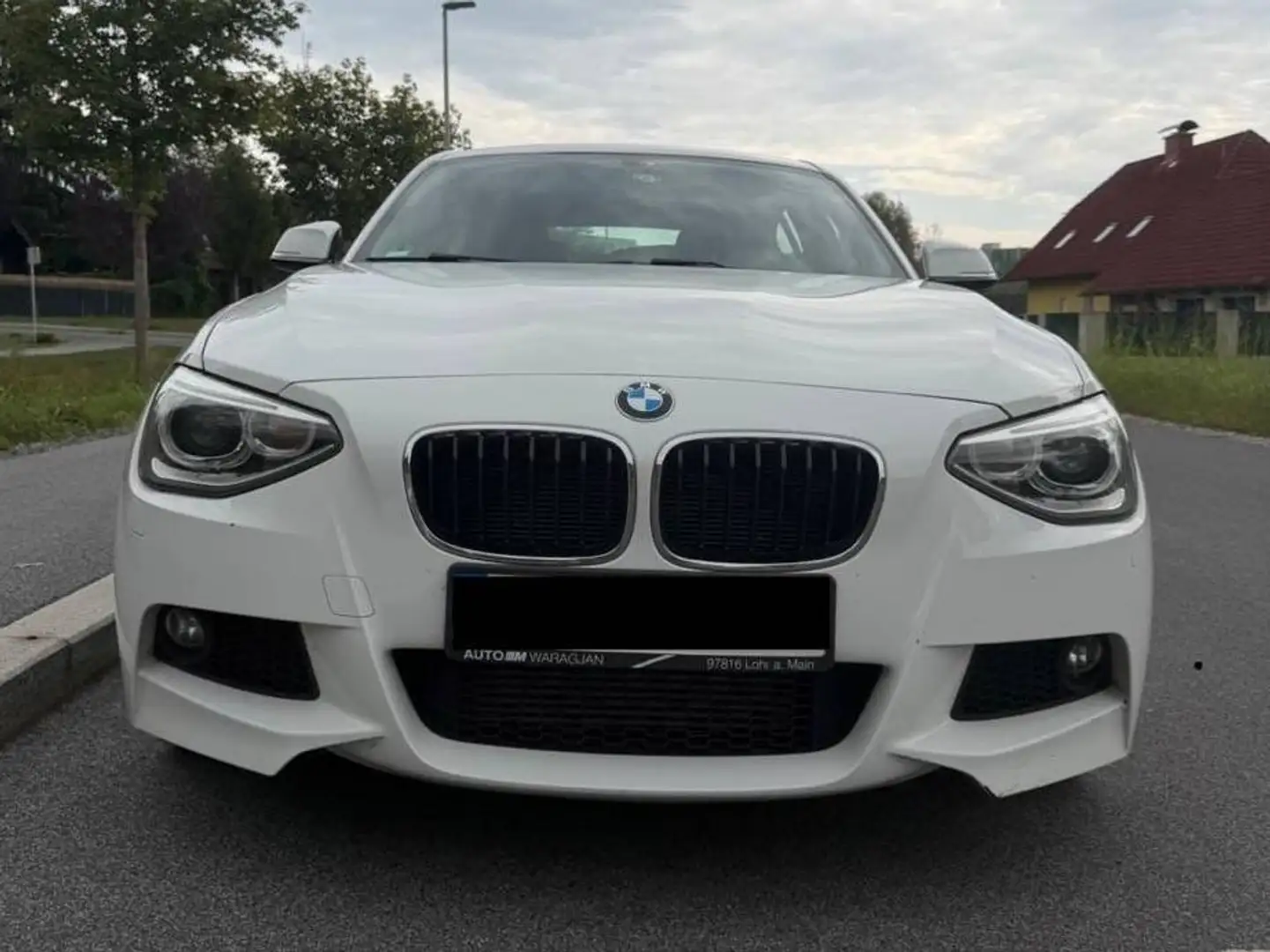 BMW 116 **BMW 1er 116i M-Sport Paket fahrbar (Ideal für Schrauber / mit Motorschaden)** Weiß - 1