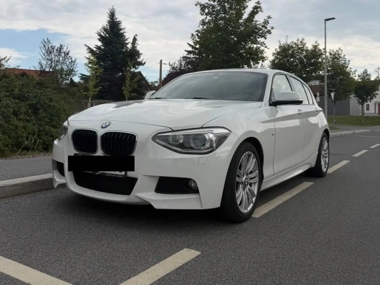 BMW 116 **BMW 1er 116i M-Sport Paket fahrbar (Ideal für Schrauber / mit Motorschaden)** Weiß - 2