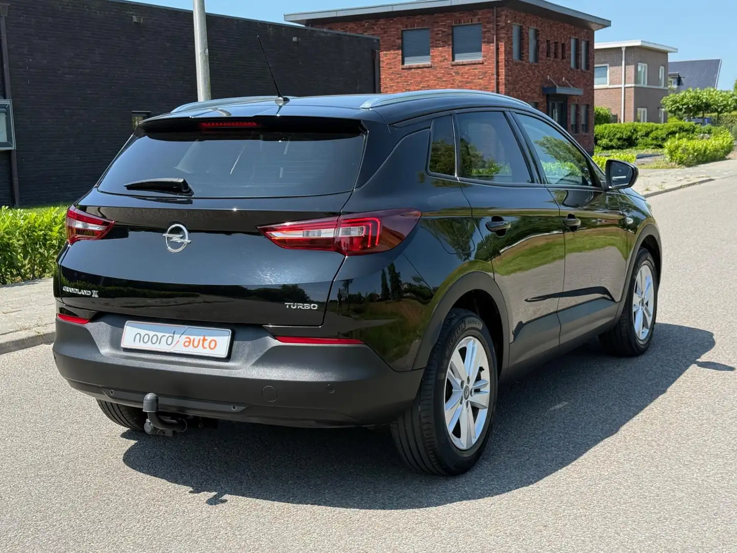 Opel Grandland X 1.2 Turbo Edition | Clima | Cruise | Trekhaak | Zwart - 2