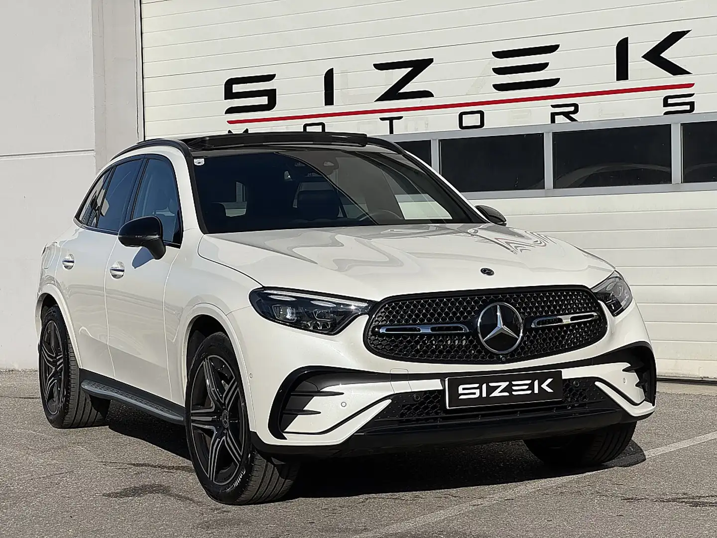 Mercedes-Benz GLC 400 e PHEV EQ Tech 4MATIC Aut.|AMG-LINE|LED|AHK|ACC Weiß - 2