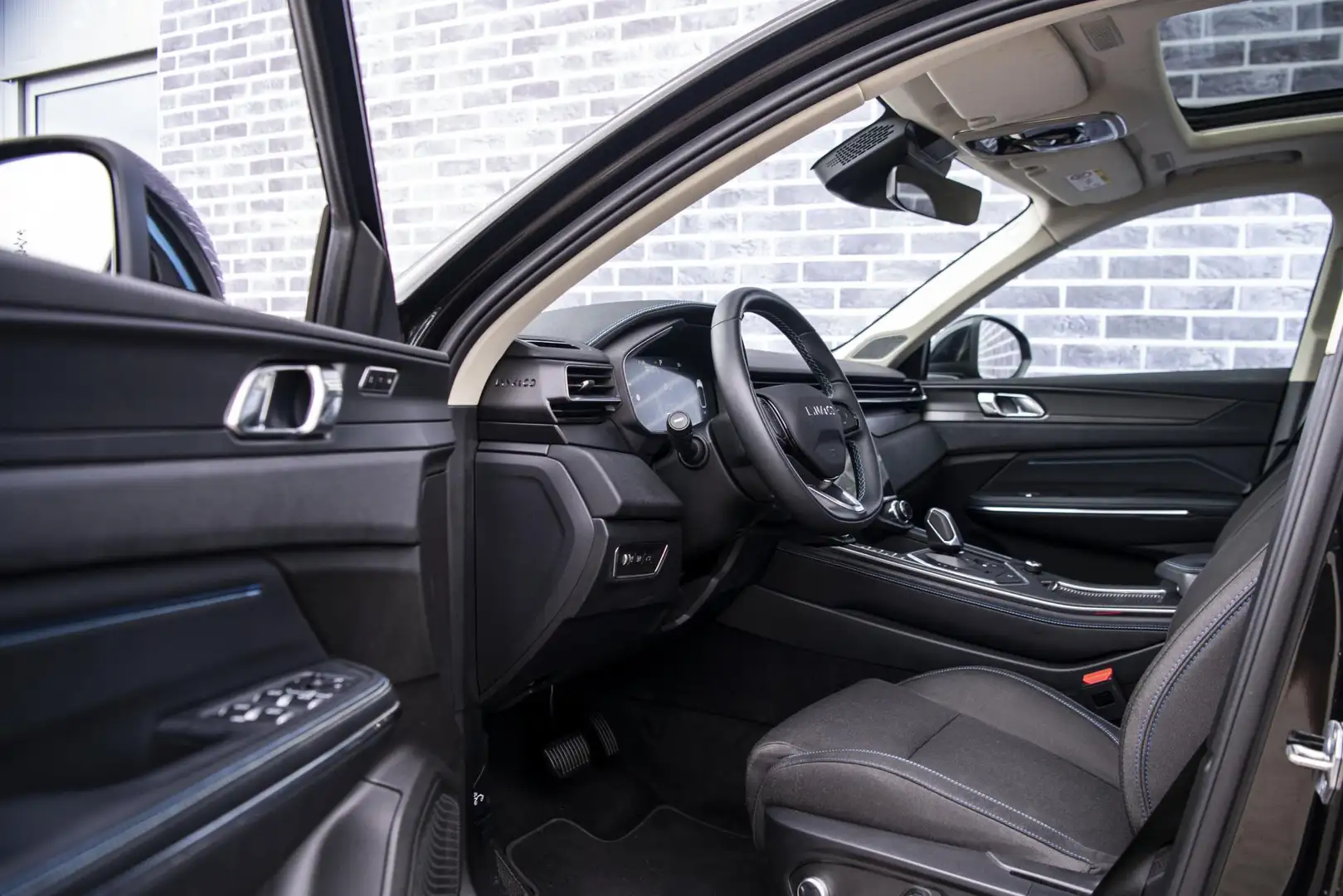 Lynk & Co 01 1.5 Plug-in Hybrid | 360 camera | Panoramadak | Ad Zwart - 2