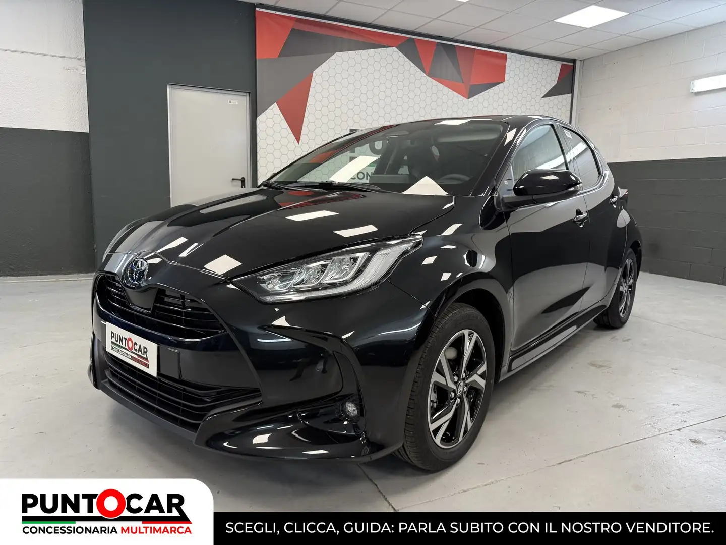 Toyota Yaris Yaris 1.5 Hybrid 5 porte Trend Schwarz - 1