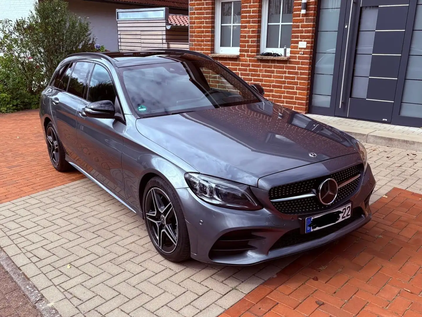 Mercedes-Benz C 220 9G-TRONIC*AMG*Head-Up*Pano*LED*AHK Grau - 1