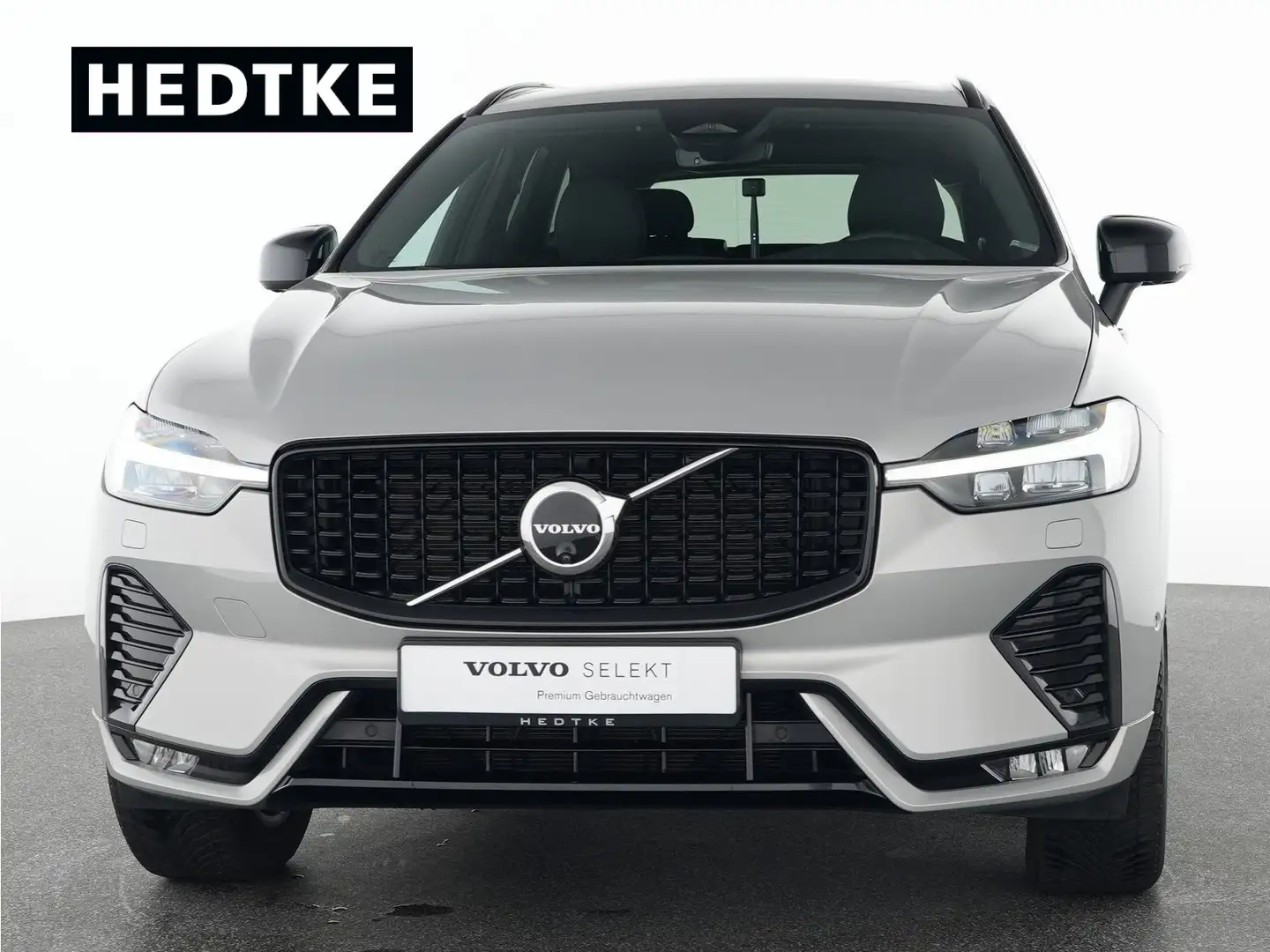 Volvo XC60 B4 Benzin Plus Dark 19"+PANO+VOLL-LED+360° Silber - 1