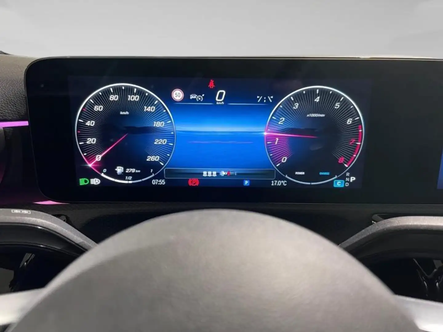 Mercedes-Benz A 200 1.3 Hatchback AMG Edition Gris - 2