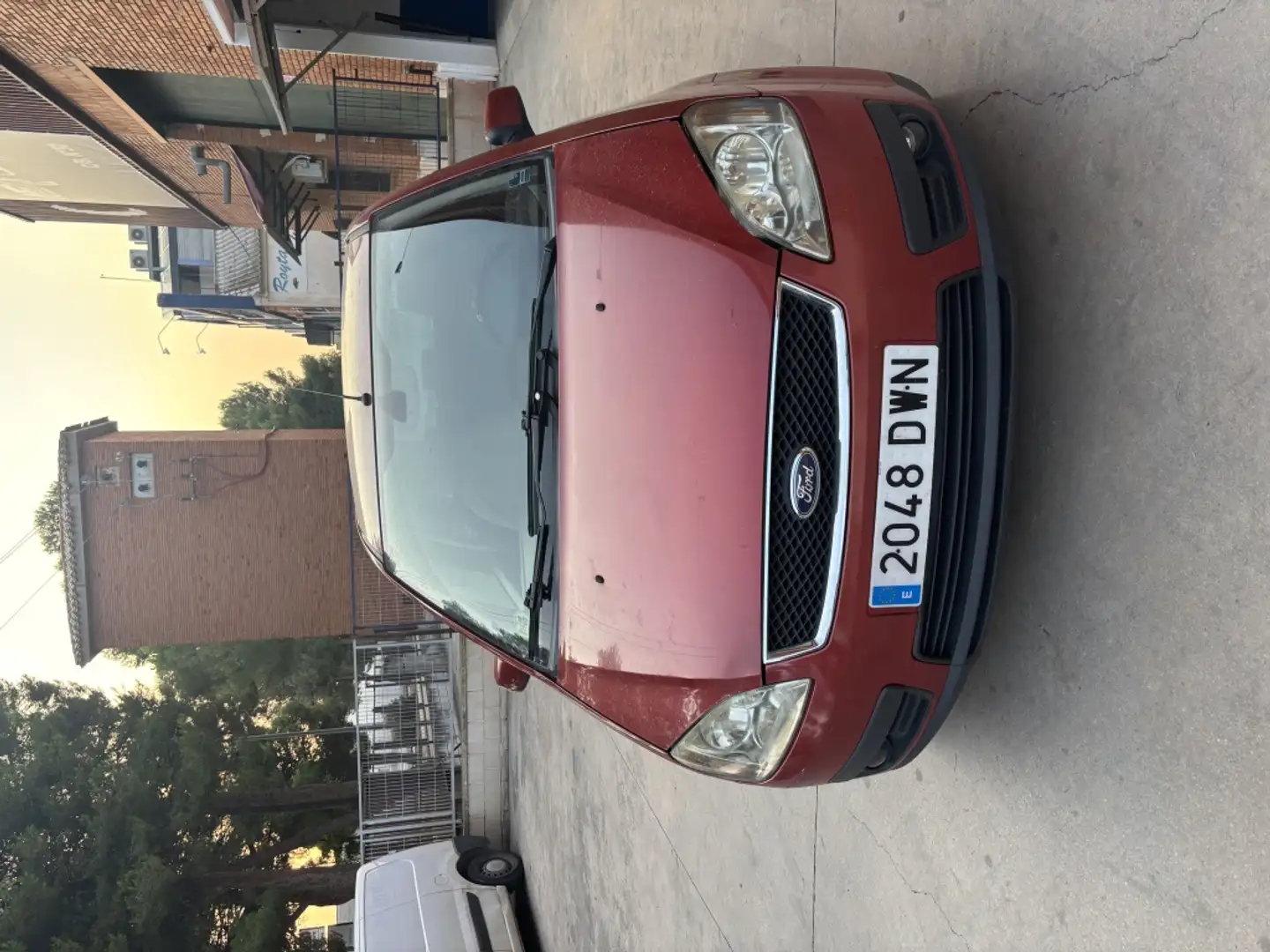 Ford Focus C-Max 1.8TDci Ghia Mauve - 1