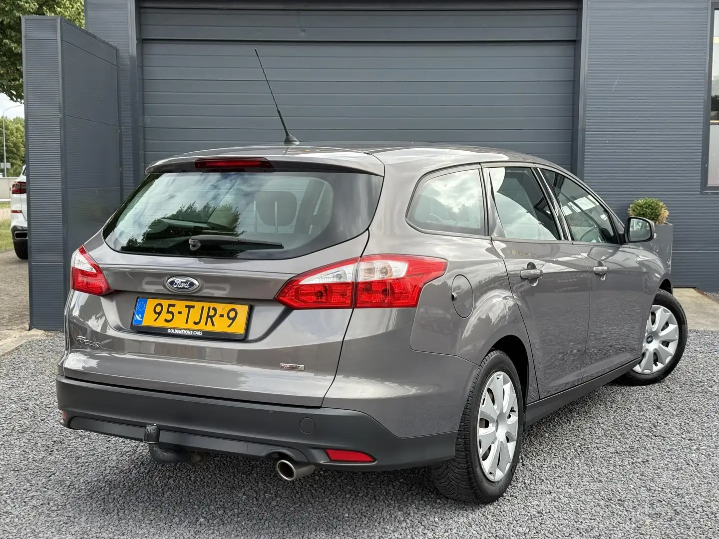Ford Focus Wagon 1.6 EcoBoost Trend 2e Eigenaar,Airco,Trekhaa Hnědá - 2