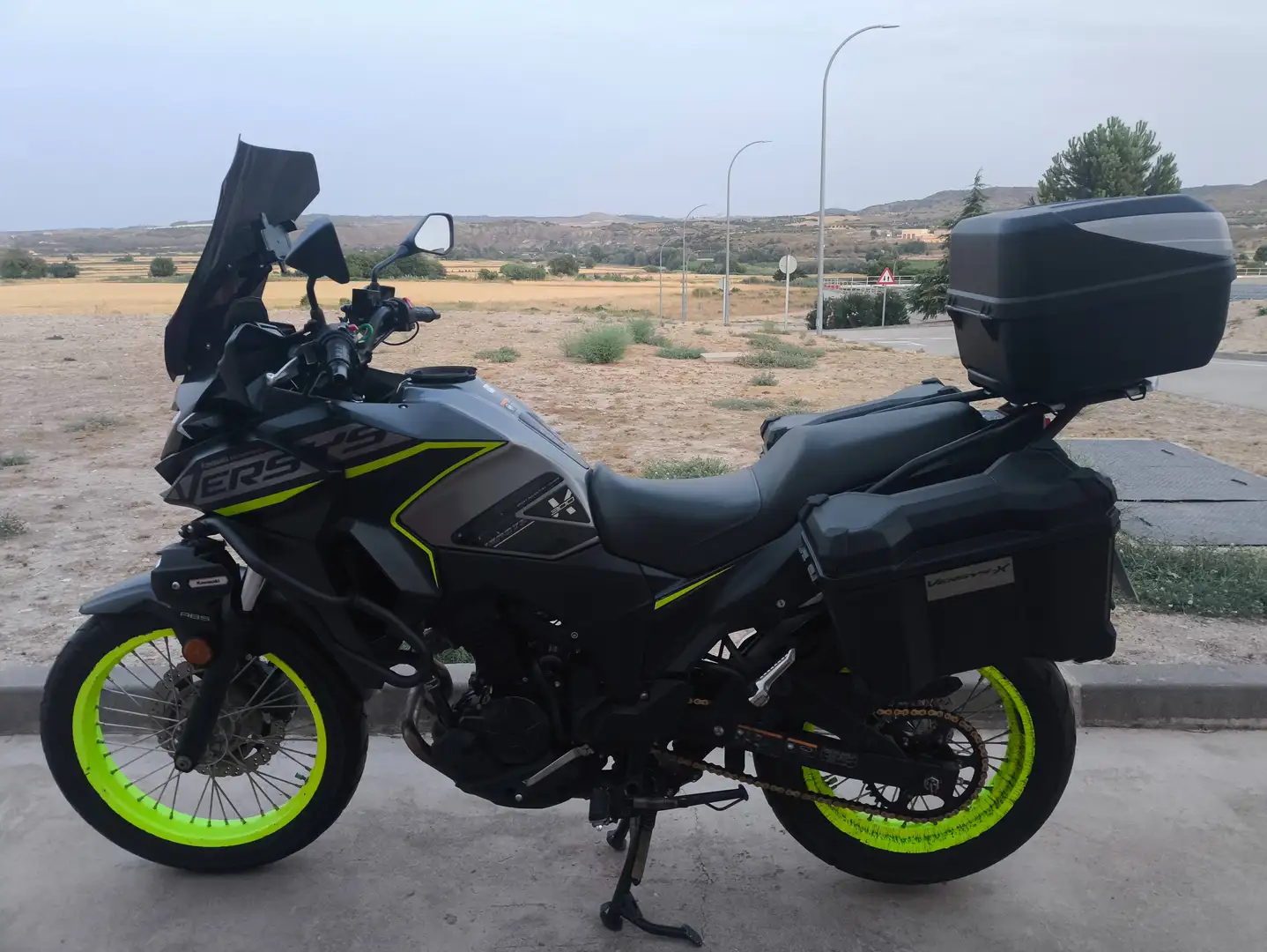 Kawasaki Versys-X 300 Adventure Plateado - 1