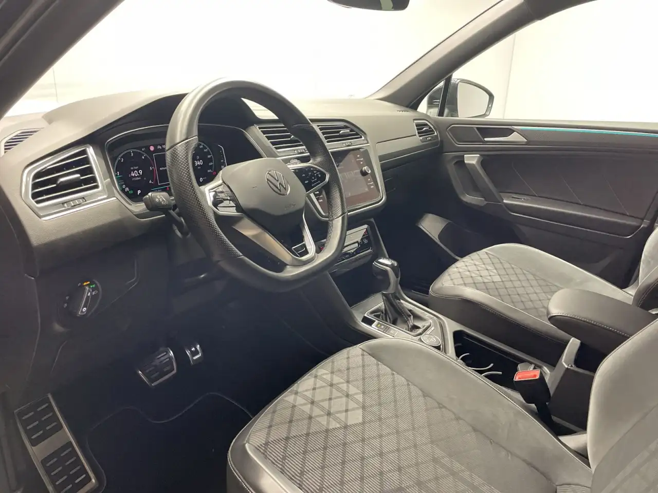 Volkswagen Tiguan Allspace 2.0 TDI 4Motion R-Line Klima Navi Einparkhilfe 7