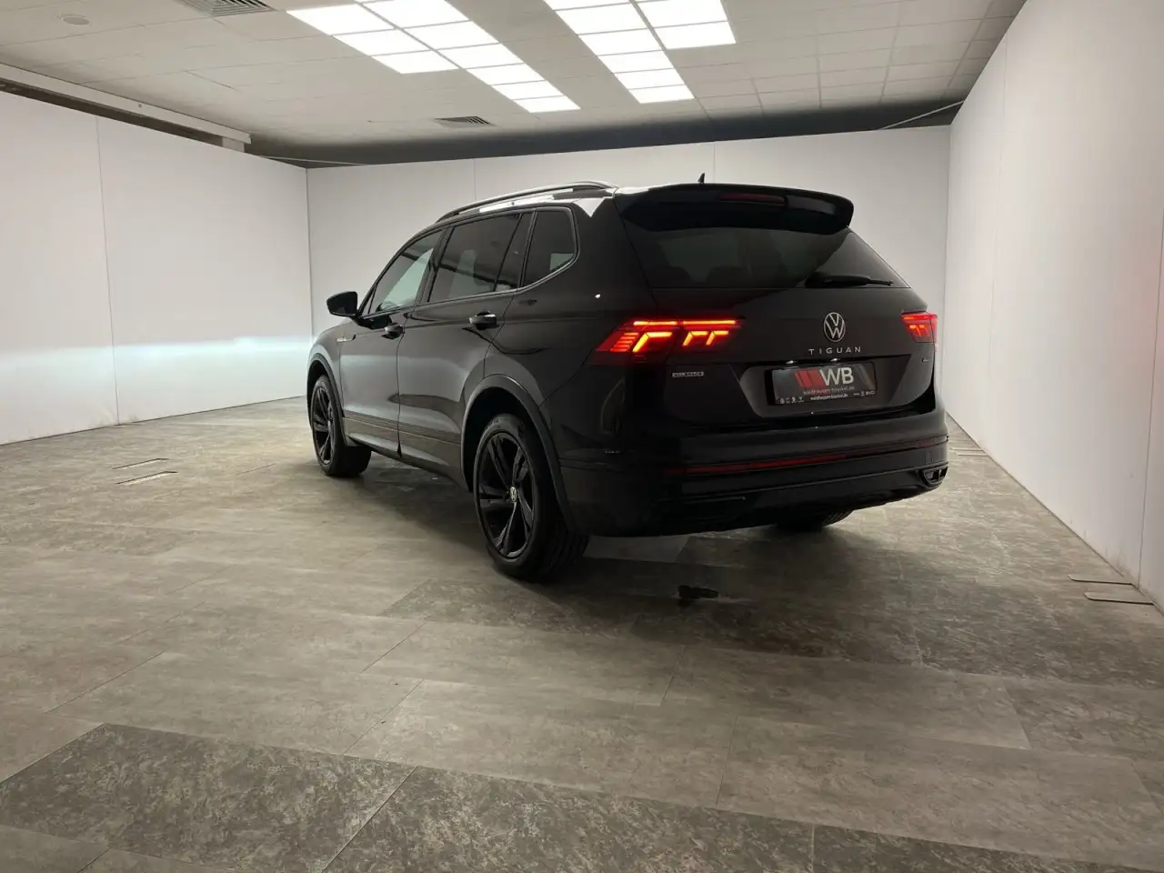 Volkswagen Tiguan Allspace 2.0 TDI 4Motion R-Line Klima Navi Einparkhilfe 3