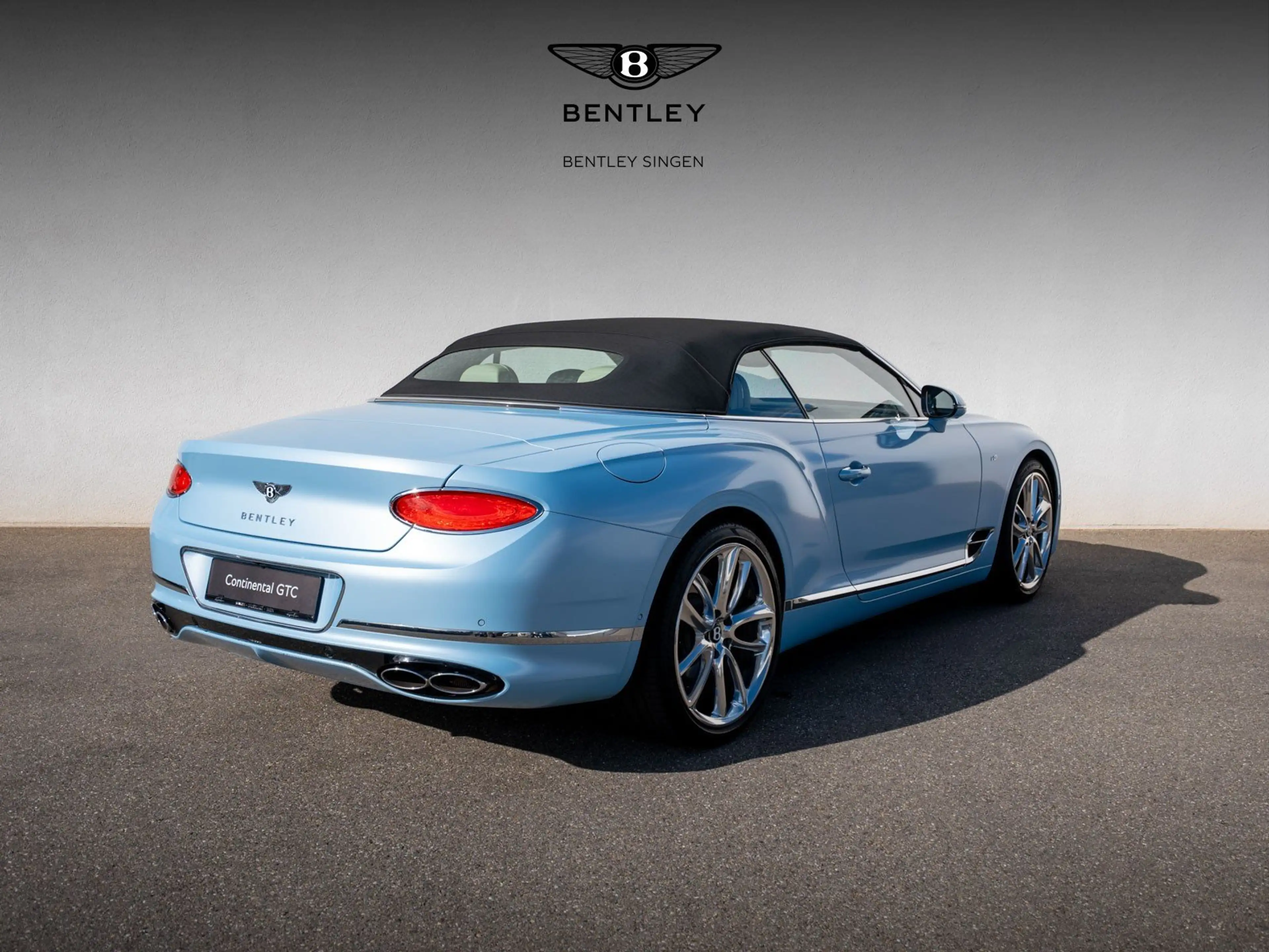 Bentley Continental GTC V8 — photo 13
