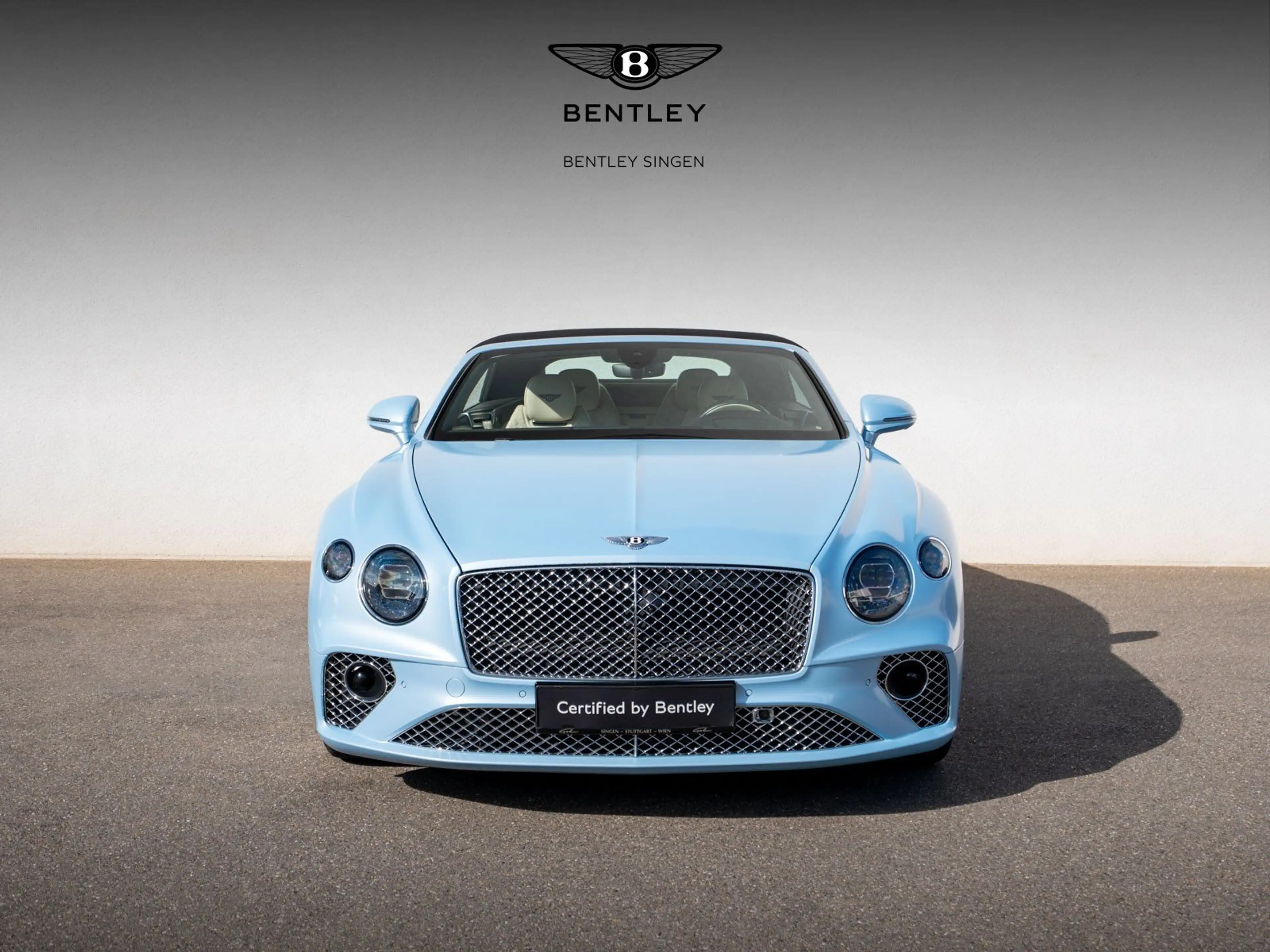 Bentley Continental GTC V8 — photo 15