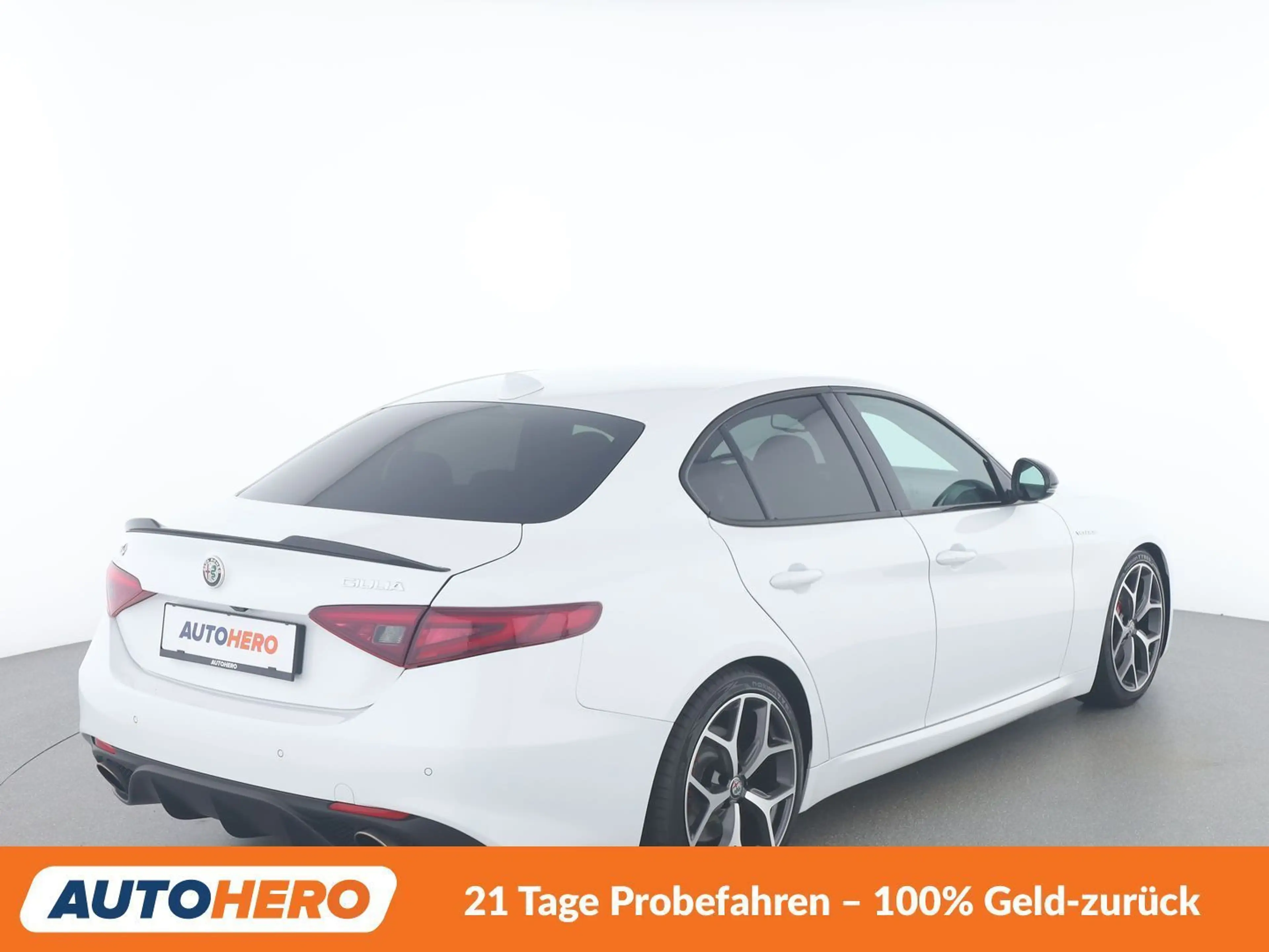 Alfa Romeo Giulia 2.0 Turbo Veloce — photo 6