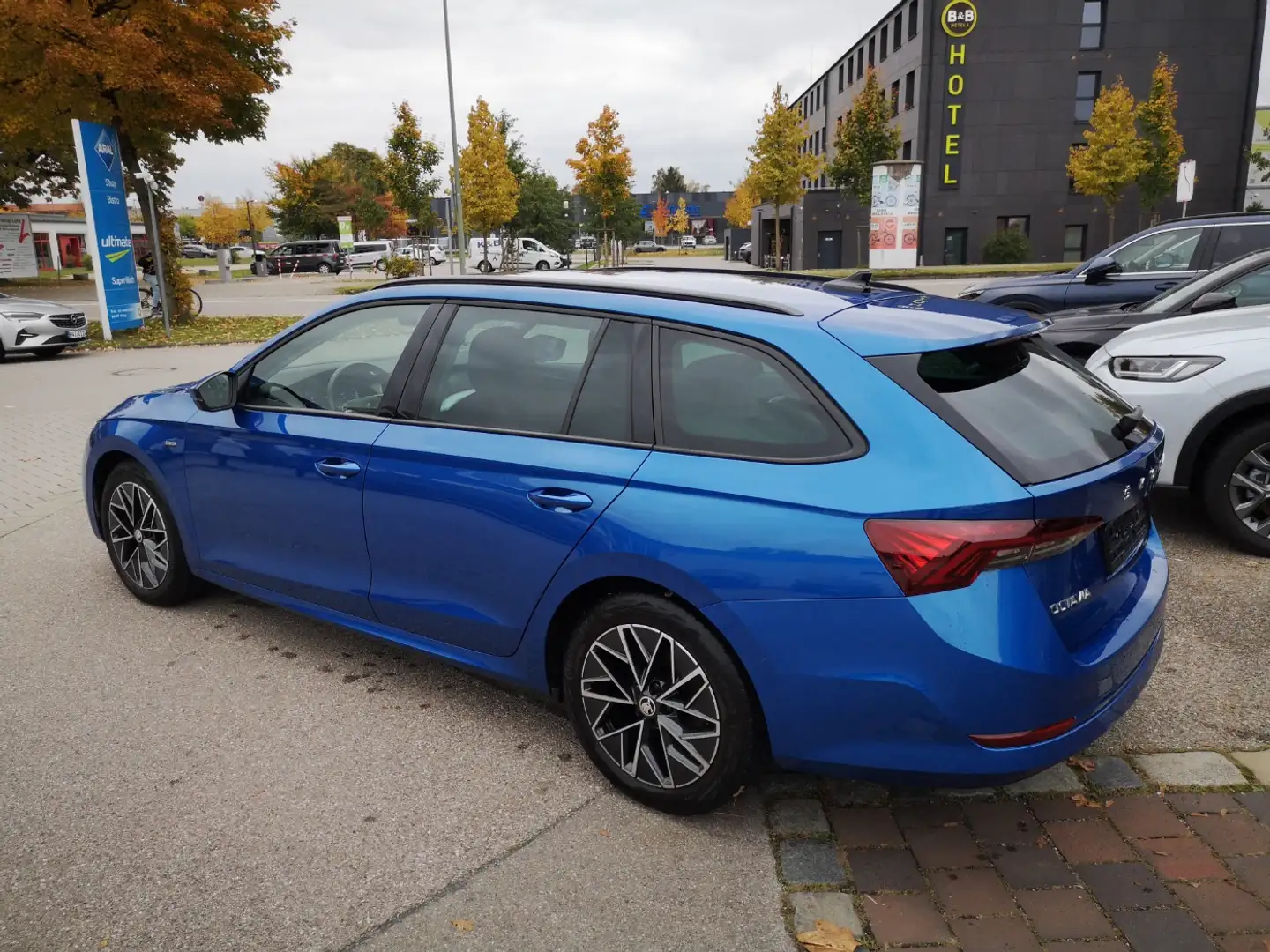 Skoda Octavia Combi 1.5 TSI Clever Matrix*Navi*4xSHZ* Blauw - 2