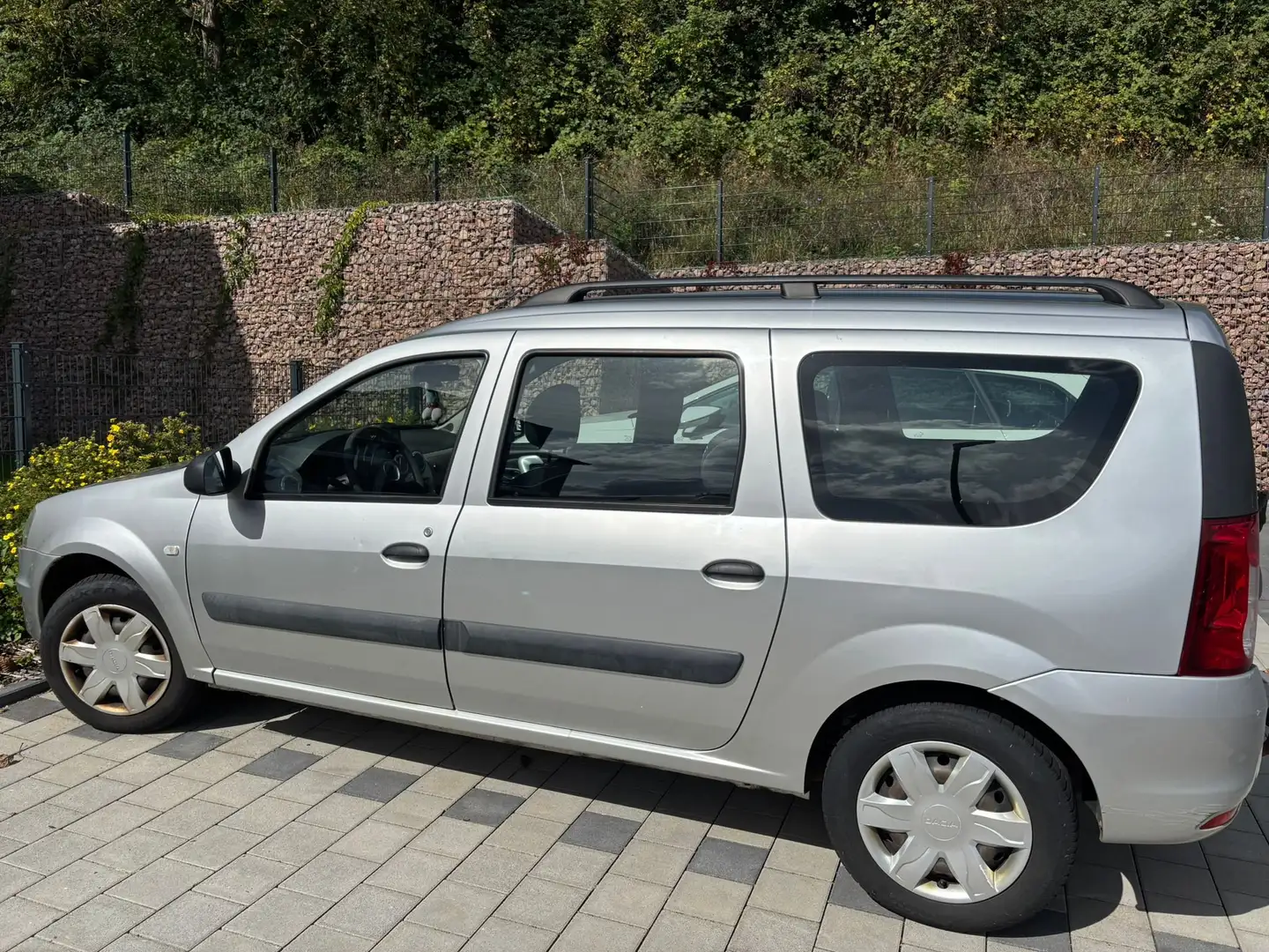 Dacia Logan Logan MCV 1.6 Silber - 1